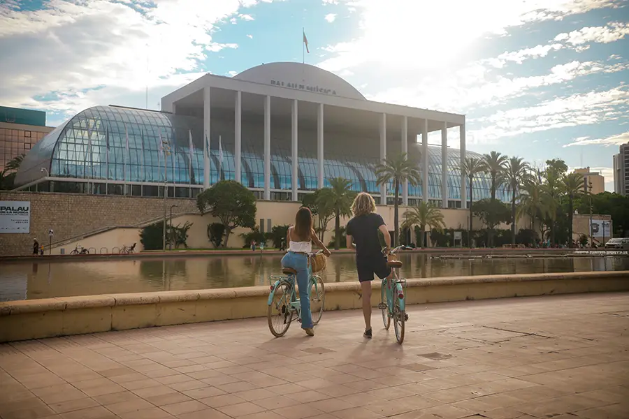 tour-en-bicicleta-valencia-palau-de-la-musica